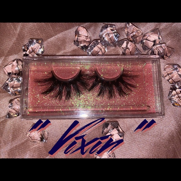 Lashes - Picture 3 of 13